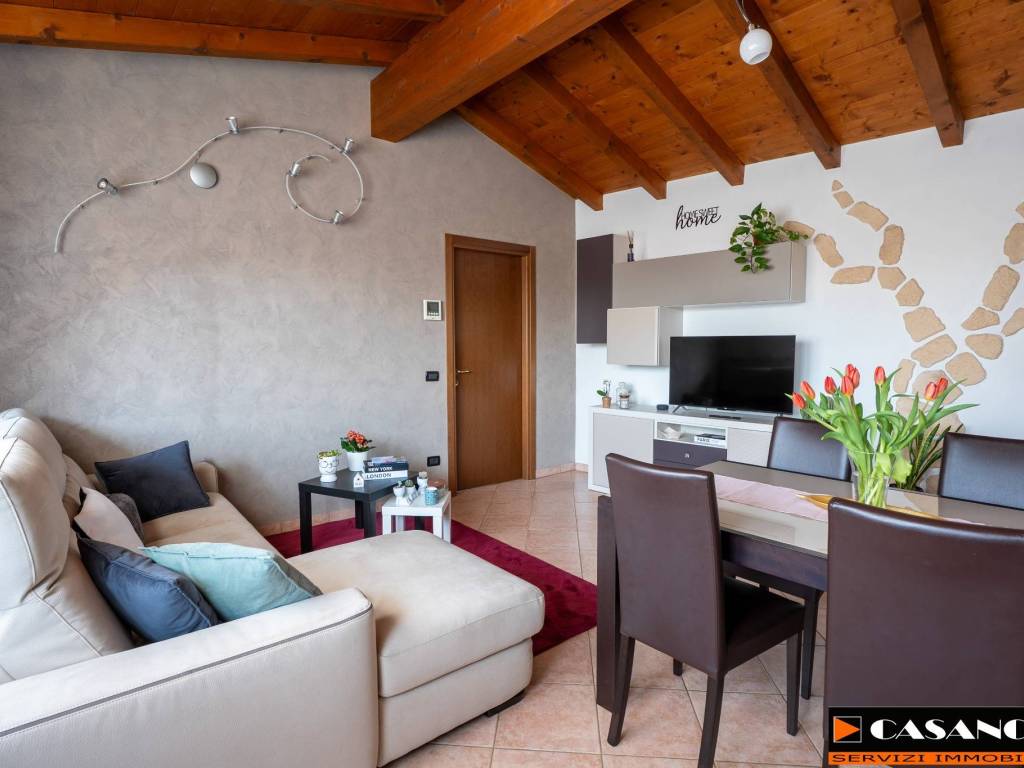 Appartamento a Carnago in Via Stribiana, 9 - Foto 2