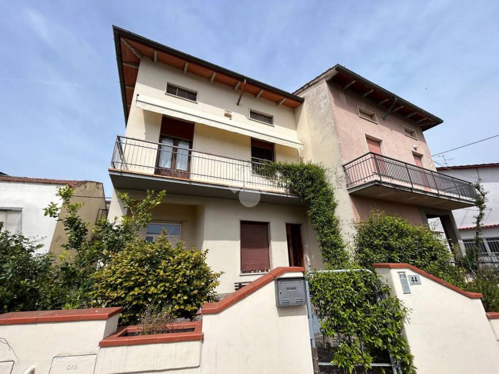 Casa indipendente a Montemurlo in Via Circonvallazione Sinistra, 44 - Foto 2