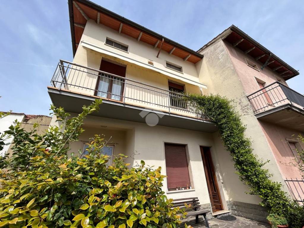 Casa indipendente a Montemurlo in Via Circonvallazione Sinistra, 44 - Foto 3