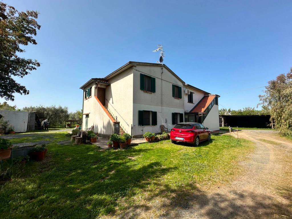 Villa a Roccastrada in Strada Provinciale di Montemassi - Foto 2