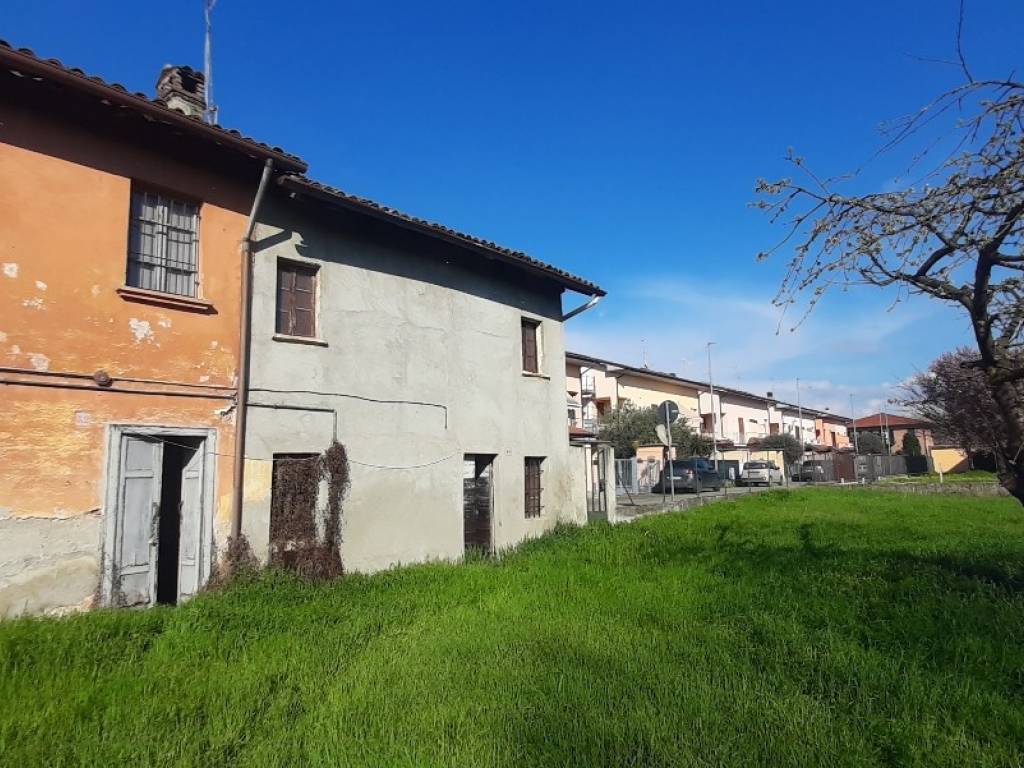 Casa indipendente a Albuzzano in Via Fratelli Cairoli - Foto 2