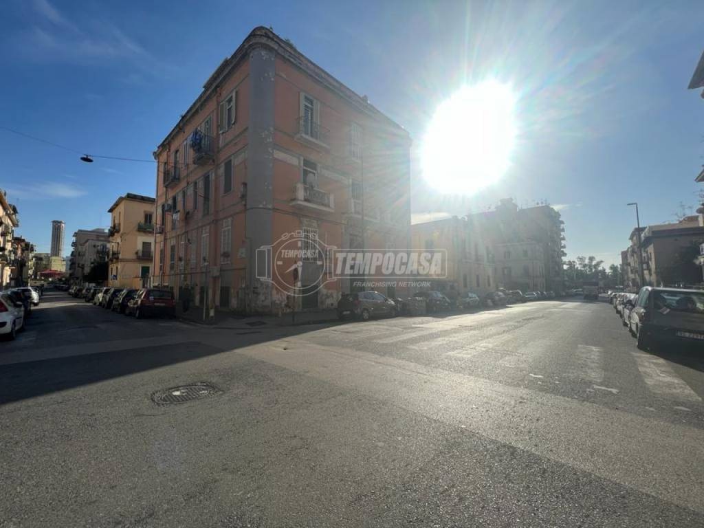 Appartamento a Napoli in Via Salvatore Ferrara - Foto 2