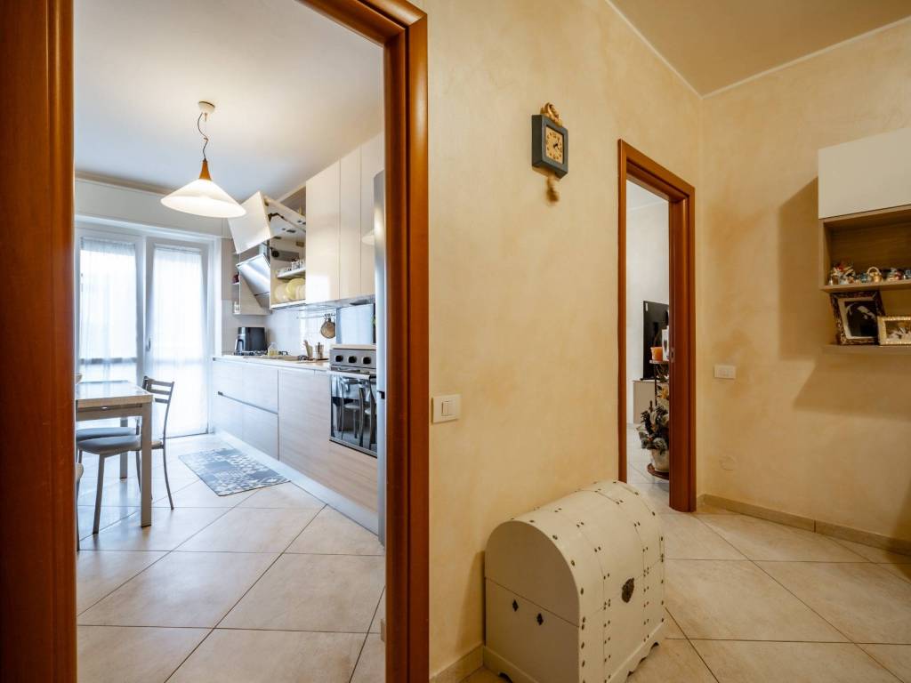 Appartamento a Malgrate in Via Vittorio Veneto, 6 - Foto 4