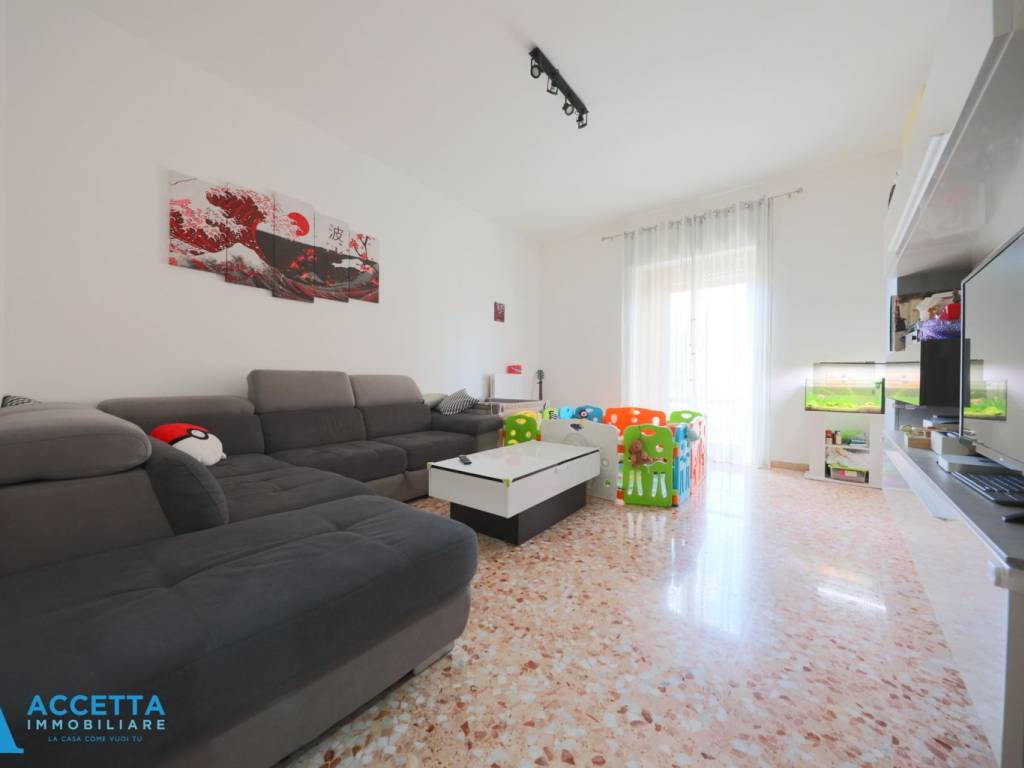 Appartamento a Taranto in Viale Magna Grecia , 451 - Foto 2