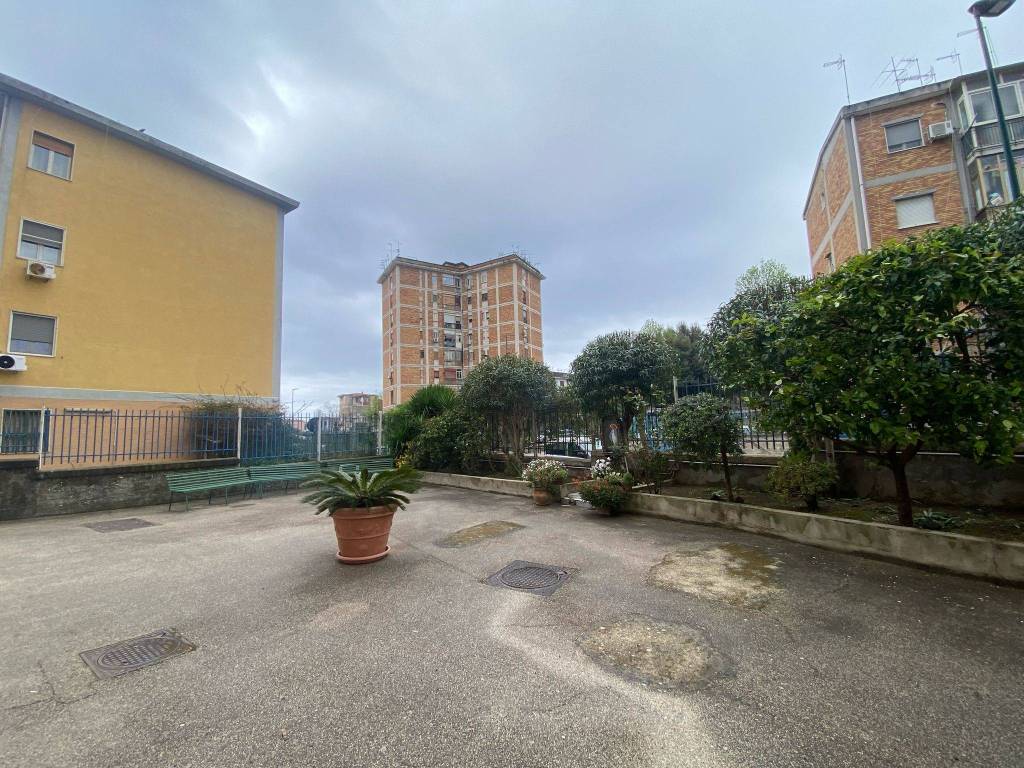 Appartamento a Napoli in Via Lattanzio, 58 - Foto 2