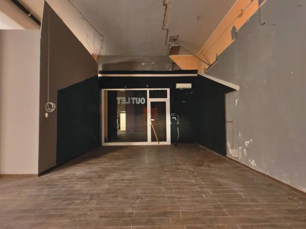 Loft / open space a Aprilia in Via Marconi, 98-100 - Foto 3
