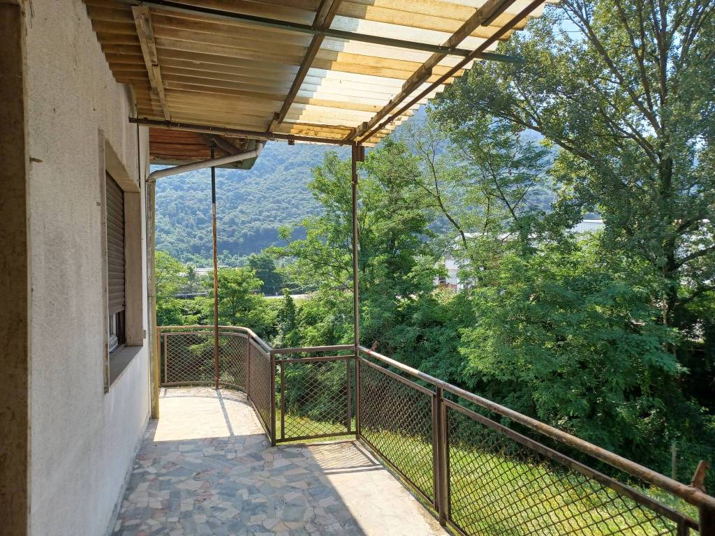 Casa indipendente a Omegna in Via Fratelli Cairoli, 11 - Foto 3