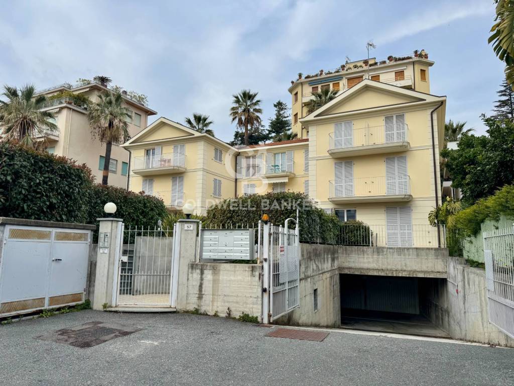 Appartamento a Sanremo in via Nuvoloni, 57 - Foto 2