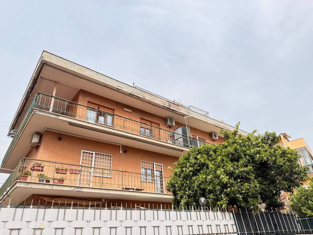 Attico / mansarda a Roma in Via Vincenzo Sartori, 76 - Foto 2