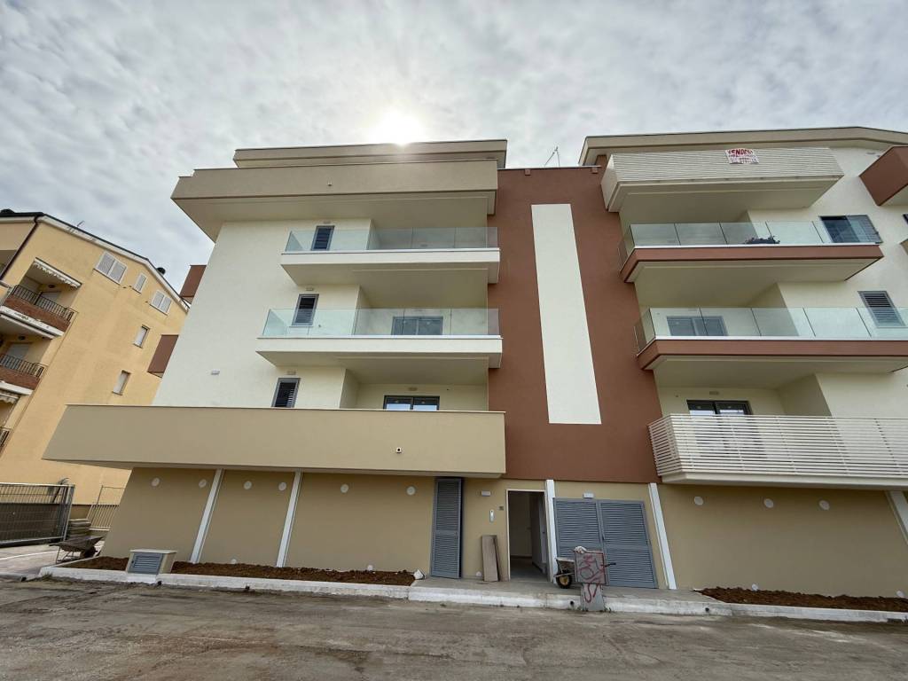 Appartamento a Alba adriatica in Via Cortina - Foto 2