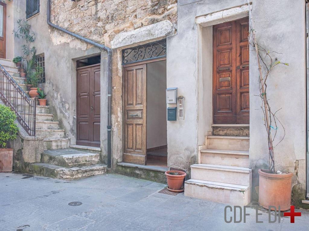 Appartamento a Pitigliano in Via Roma - Foto 2