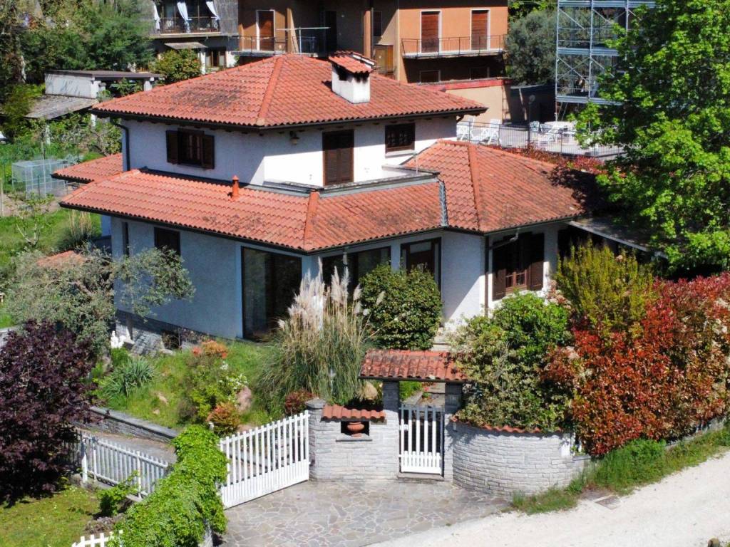 Villa a Cittiglio in Via Privata Cascine, 17 - Foto 3