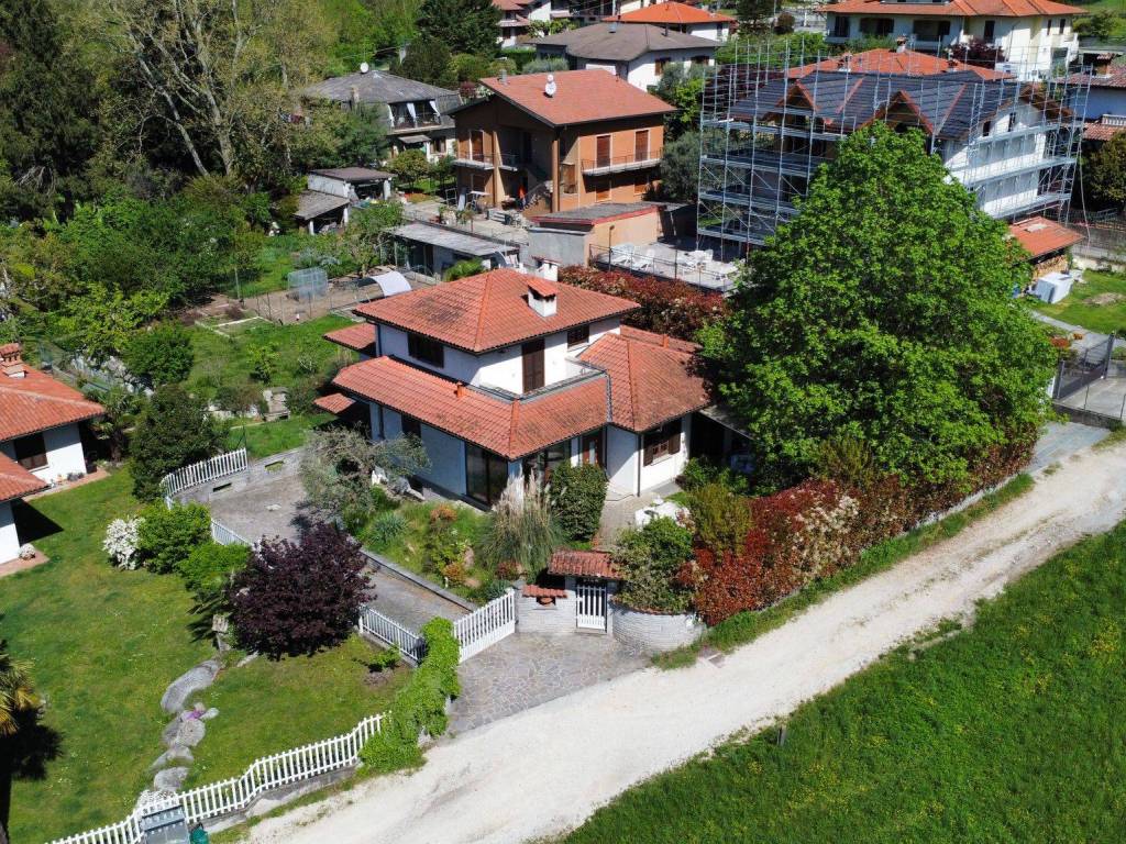 Villa a Cittiglio in Via Privata Cascine, 17 - Foto 4