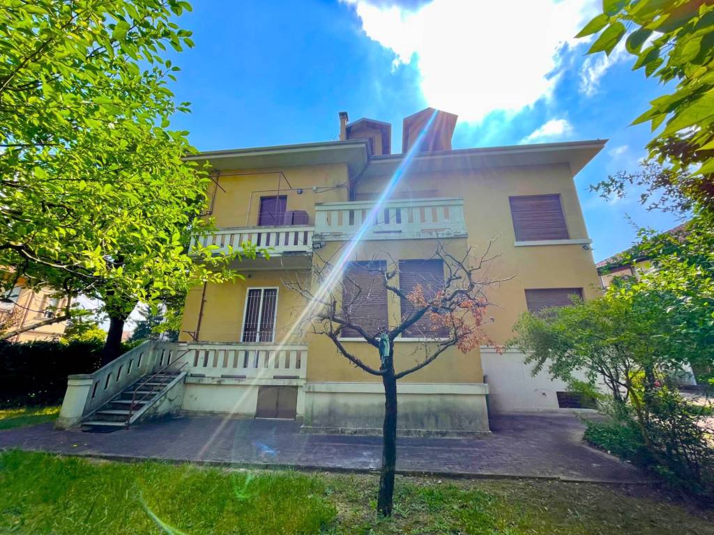 Villa a Asti in via Antonio Canova, 26 - Foto 2