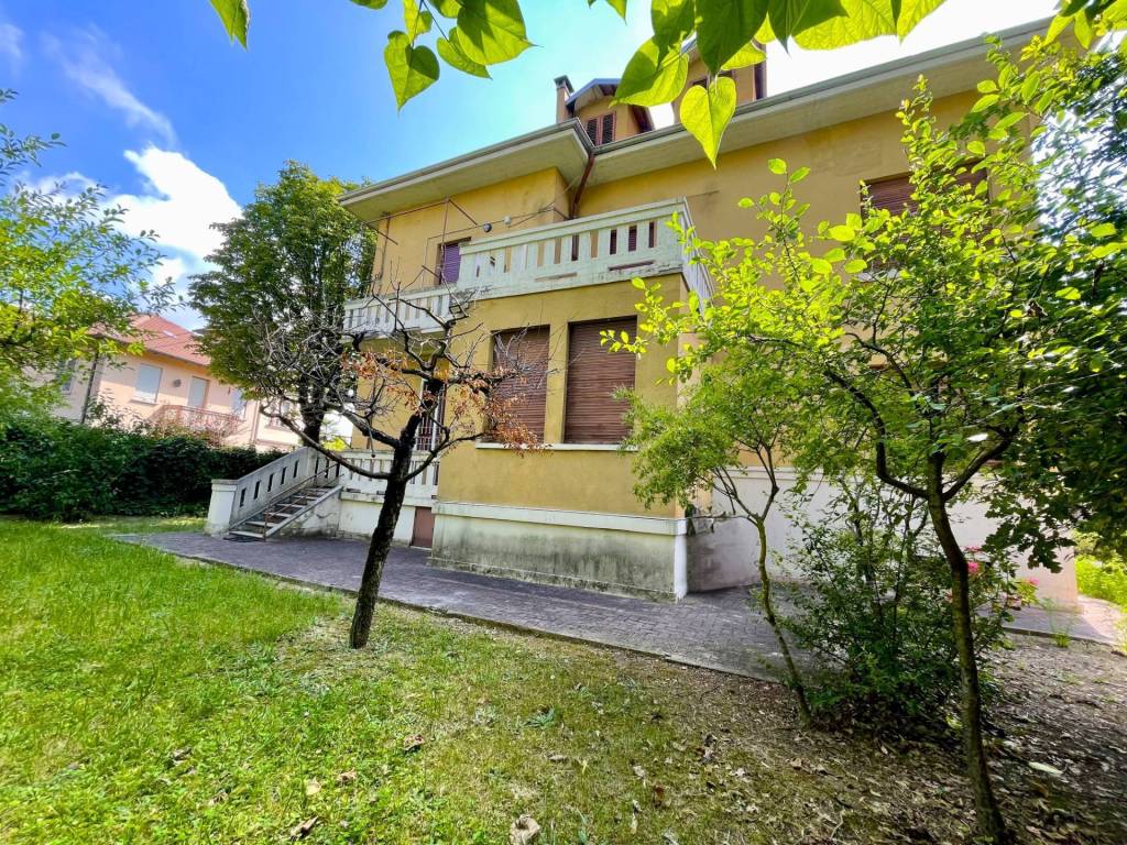 Villa a Asti in via Antonio Canova, 26 - Foto 3