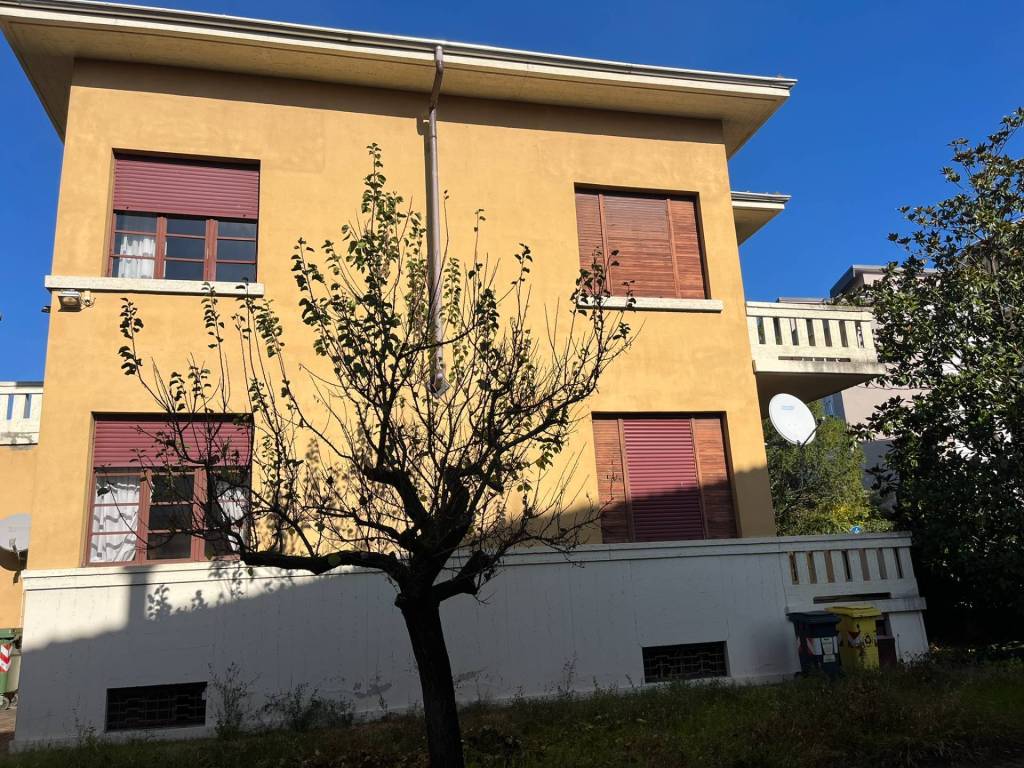 Villa a Asti in via Antonio Canova, 26 - Foto 4