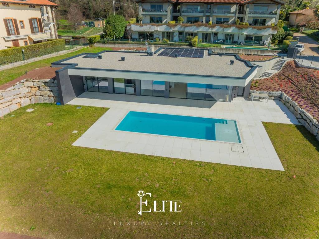 Villa a Besozzo in Via Trento, 42 - Foto 2