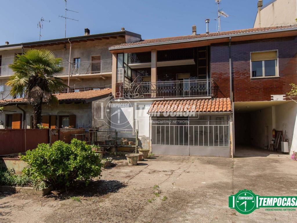 Casa indipendente a Bellinzago novarese in Via Camillo Benso Conte di Cavour 6 - Foto 2