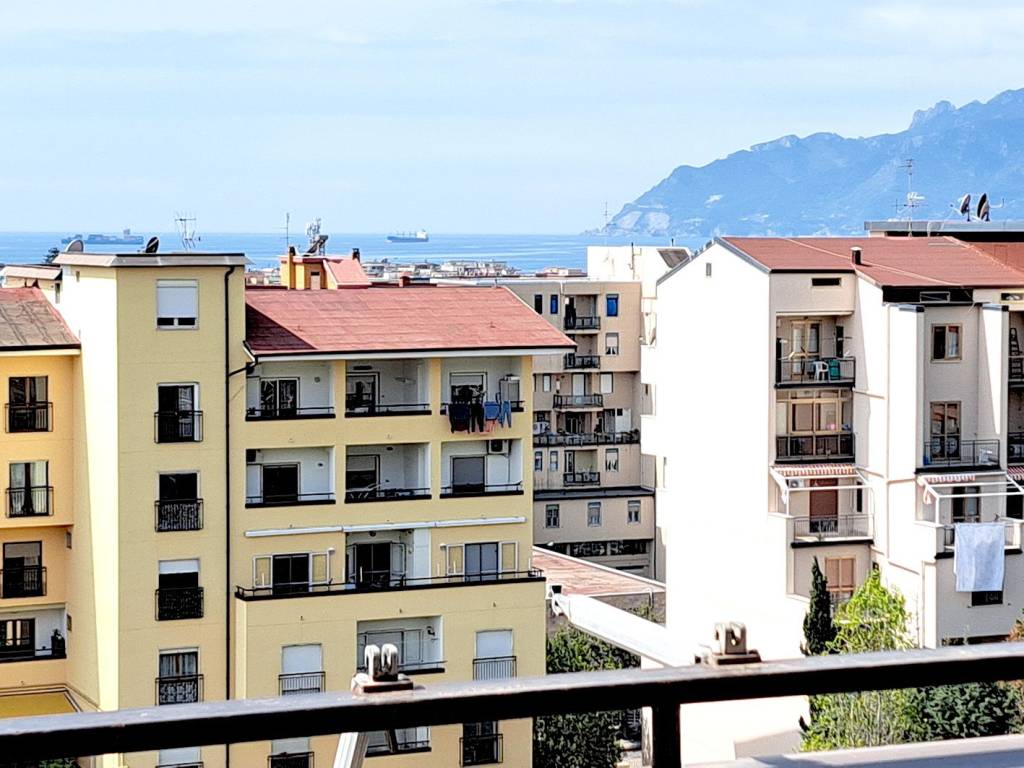 Appartamento a Salerno in Via Gennaro Buongiorno, 3 - Foto 5