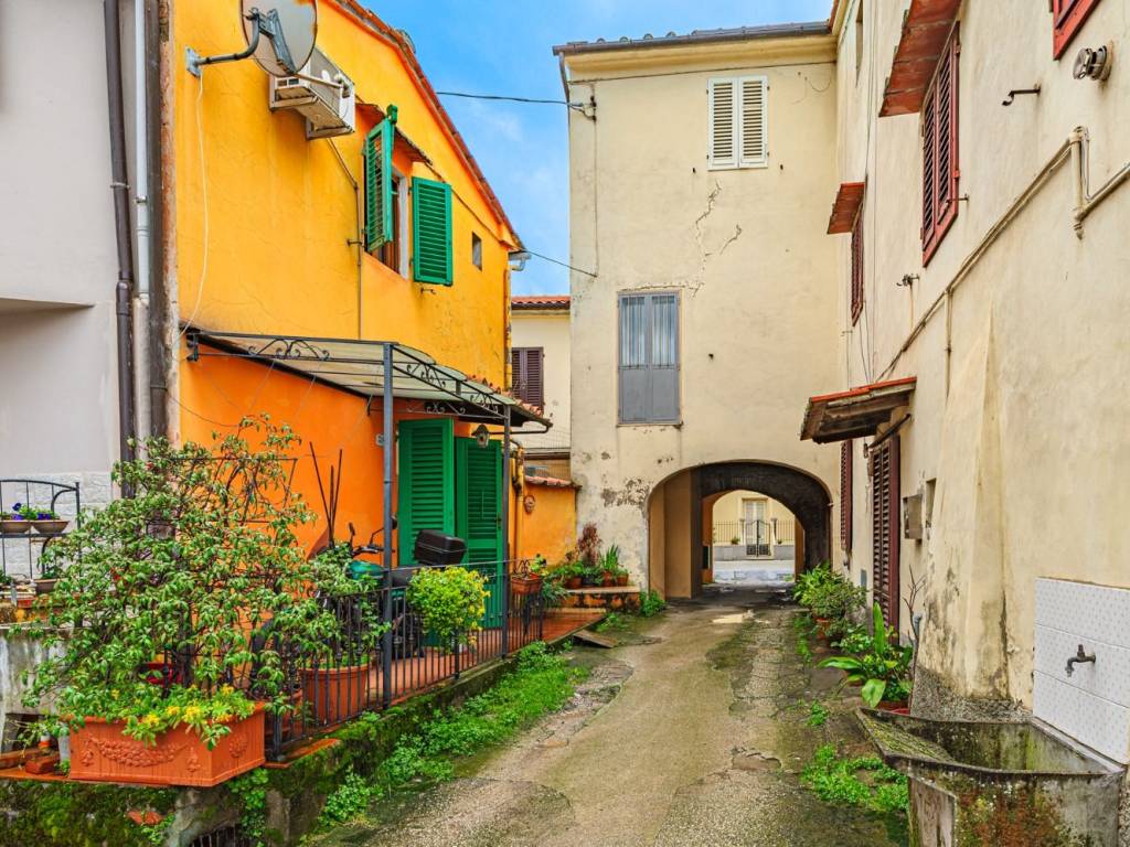Palazzo / stabile a Pistoia in SPAZZAVENTO - Foto 2
