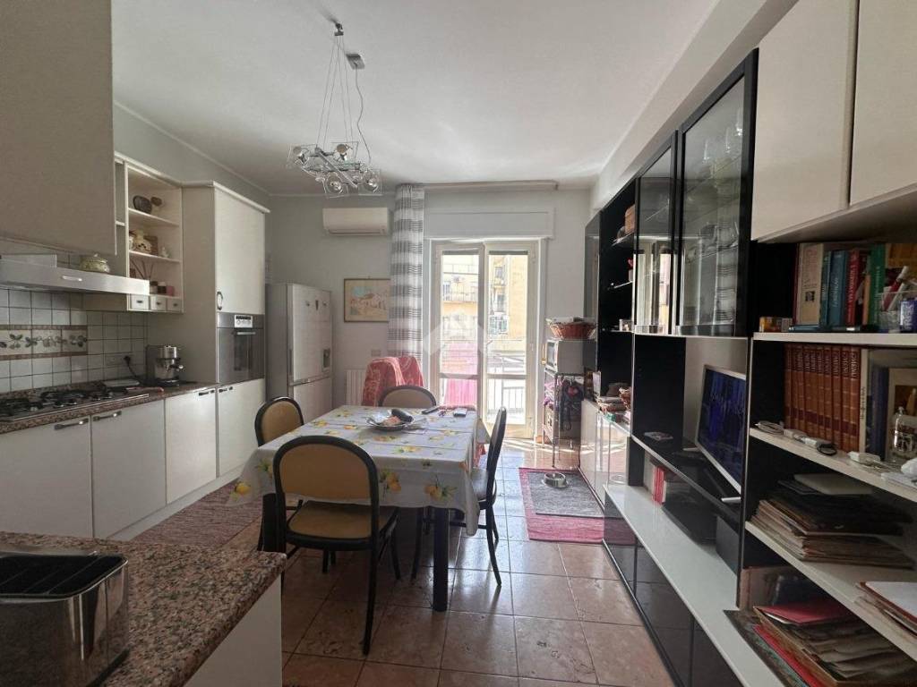Appartamento a Crotone in Via Mario Nicoletta, 77 - Foto 3