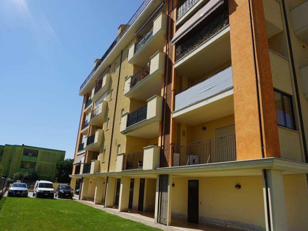 Appartamento a Martinsicuro in Via Ettore Petrolini, 5 - Foto 3