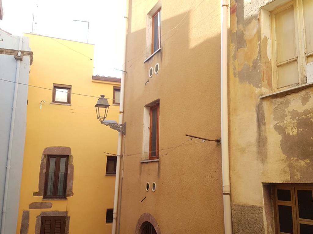 Casa indipendente a Bosa in Vico Carmeliti - Foto 2