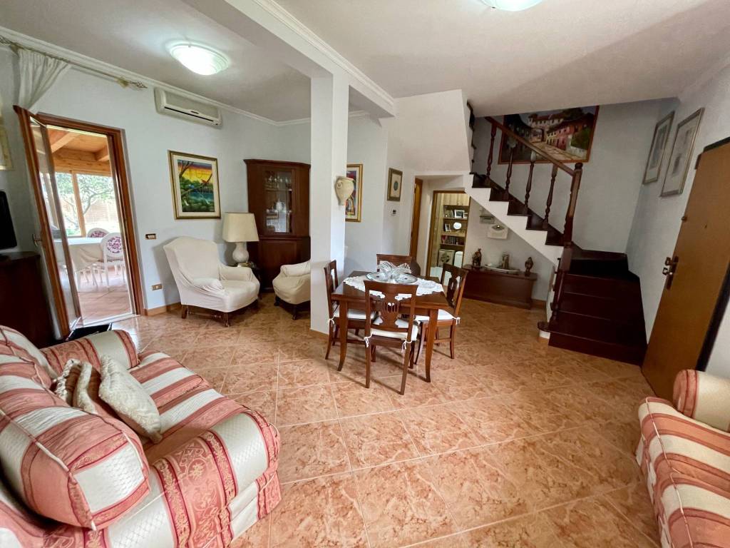 Villa a Fondi in Via Sant'Antonio - Foto 3