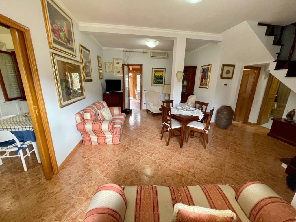 Villa a Fondi in Via Sant'Antonio - Foto 4