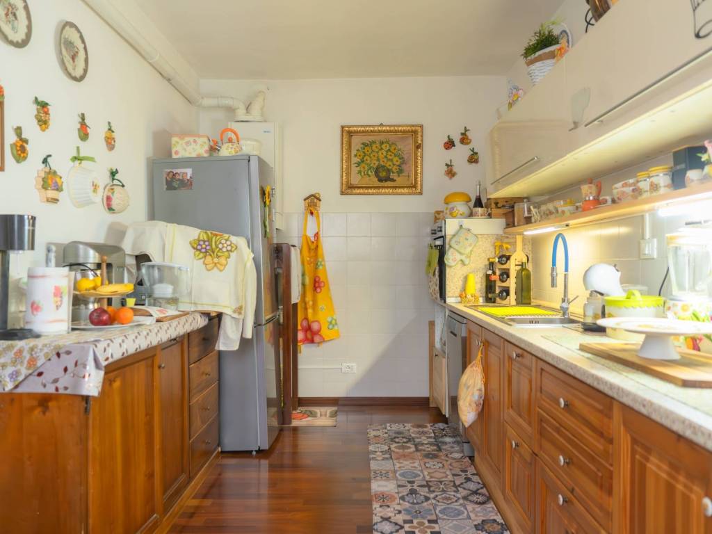 Villa a Follo in Via Brigate Partigiane, 2 - Foto 2