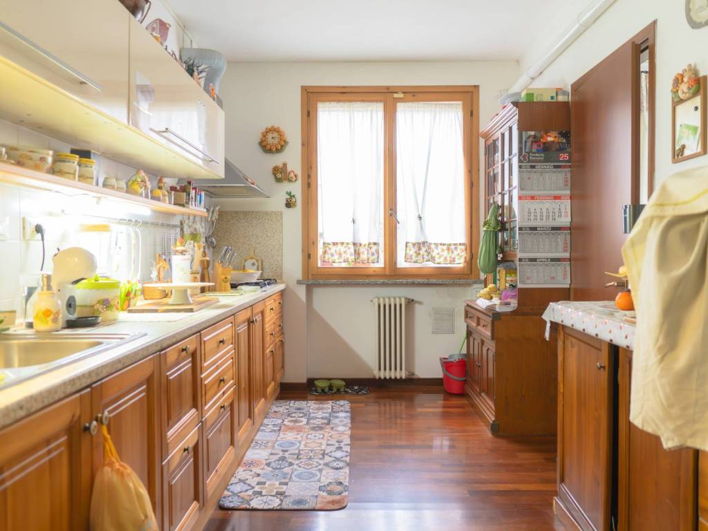 Villa a Follo in Via Brigate Partigiane, 2 - Foto 3