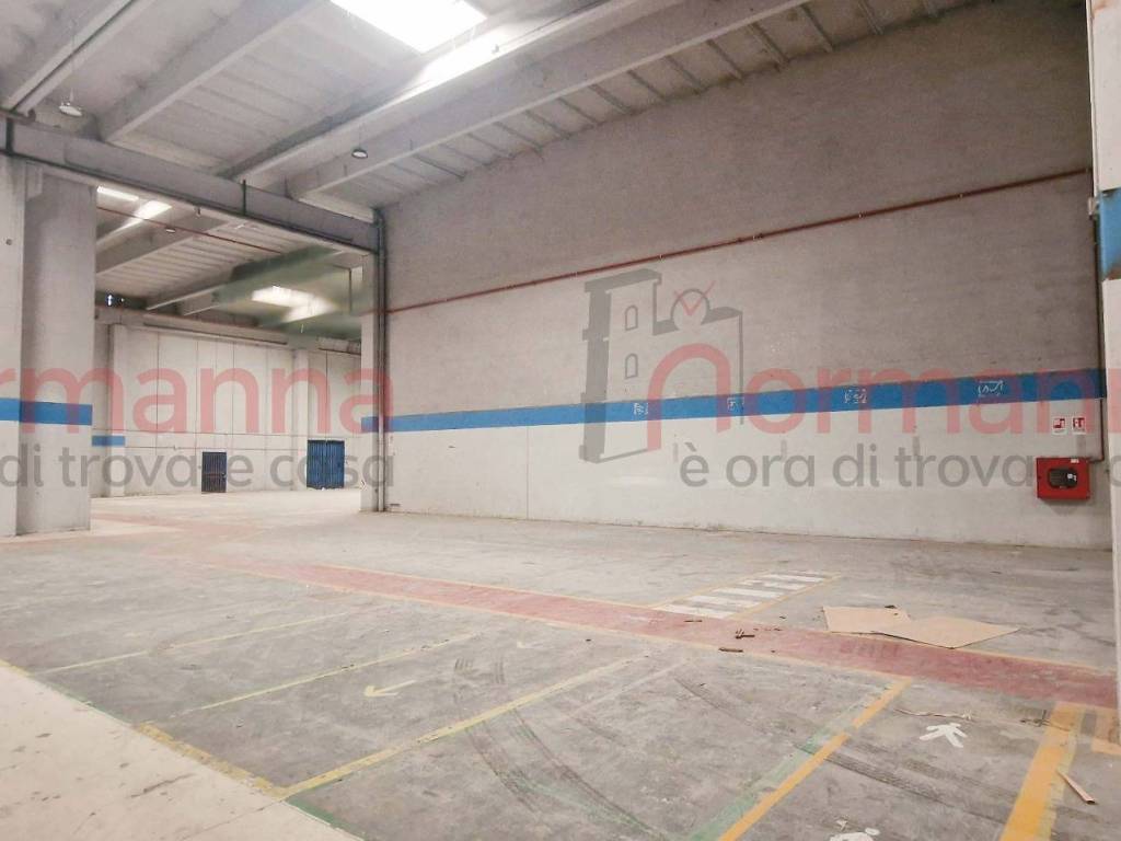 Immobile a Gricignano di aversa in Via dell'Industria - Foto 2