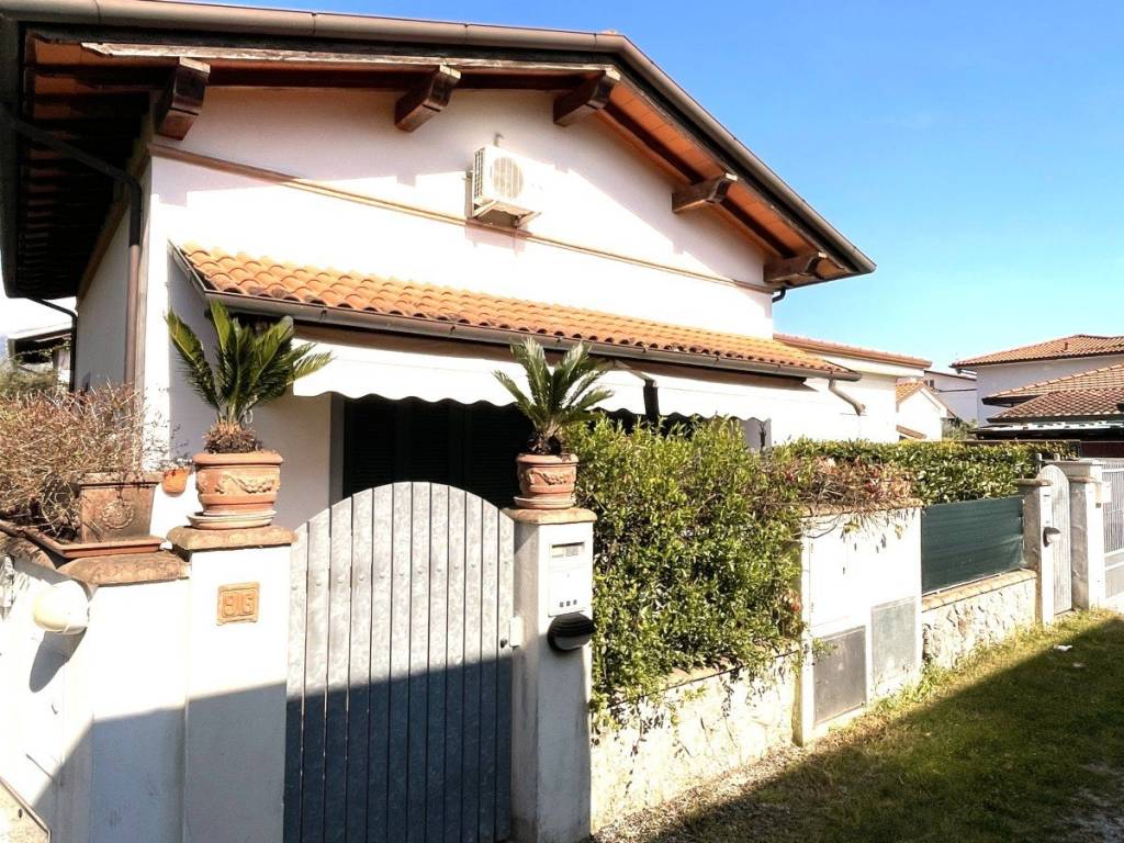 Villa a Pietrasanta in via torino, 56 - Foto 3