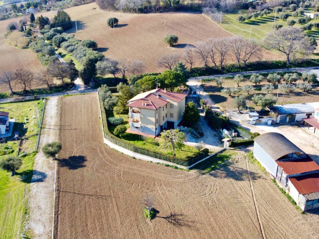 Villa a Civitanova marche in Strada Castelletta - Foto 3