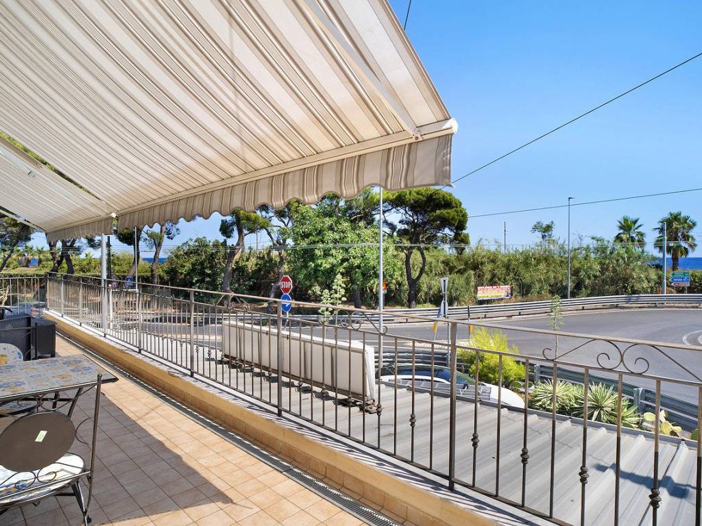 Appartamento a Sanremo in Corso Giuseppe Mazzini, 593 - Foto 2