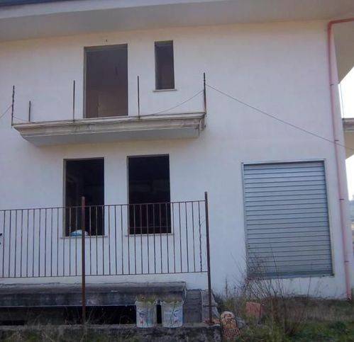 Casa indipendente a San lorenzello in Piazza Filippo Lavorgna 1 - Foto 2