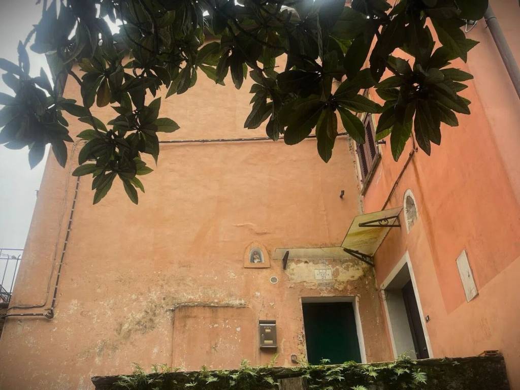 Appartamento a La spezia in Della Piazza Località Biassa, 21 - Foto 2