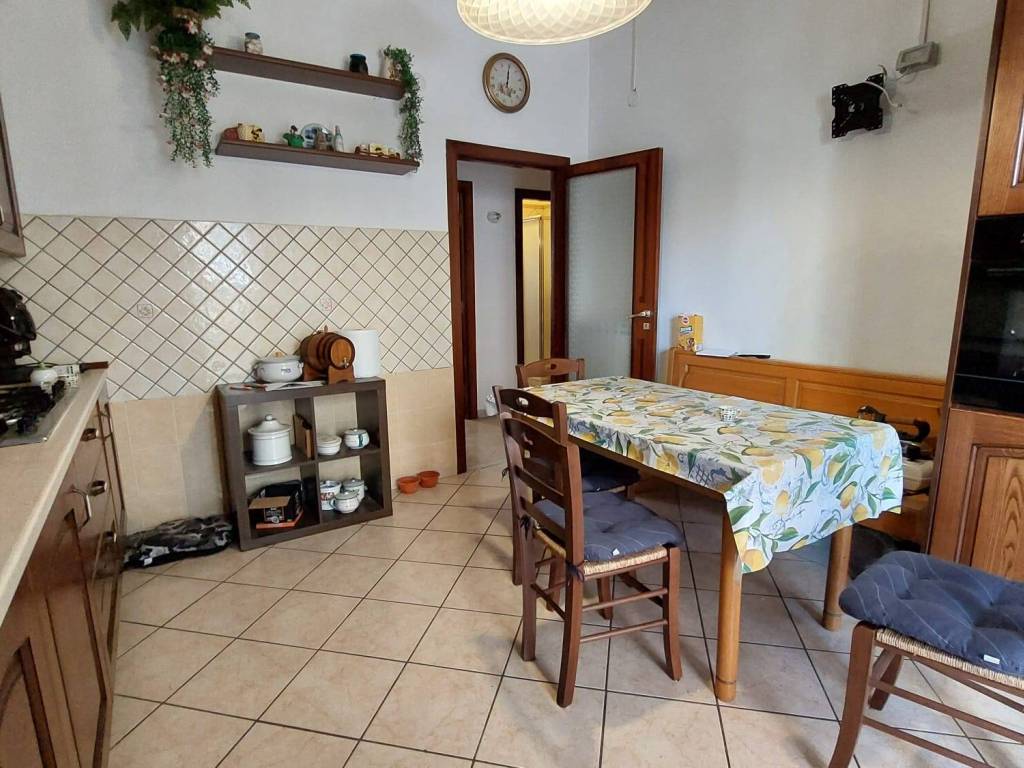 Appartamento a Salerno in Via Emanuele Nuzzo, 26 - Foto 3