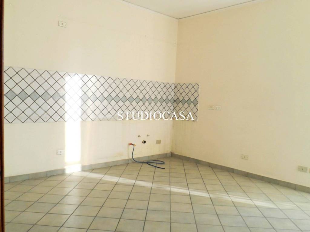 Palazzo / stabile a Capodrise - Foto 4