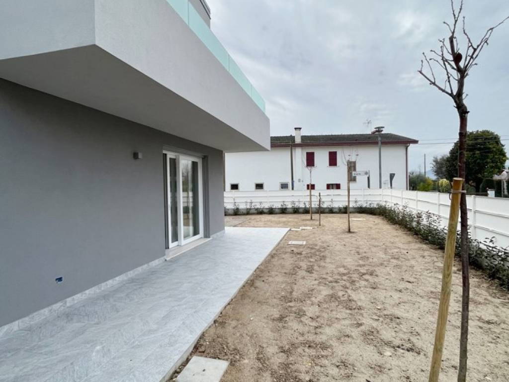 Villa a Abano terme in Via Roveri, 25 - Foto 2