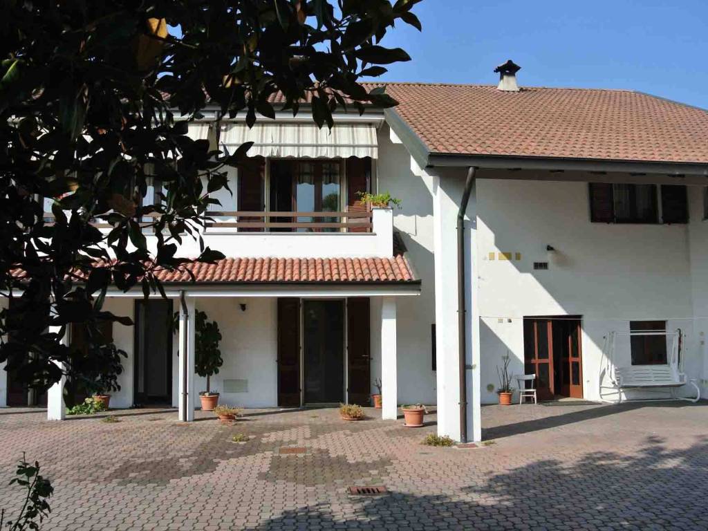 Casa indipendente a Borgolavezzaro in Via Vittorio Veneto - Foto 2