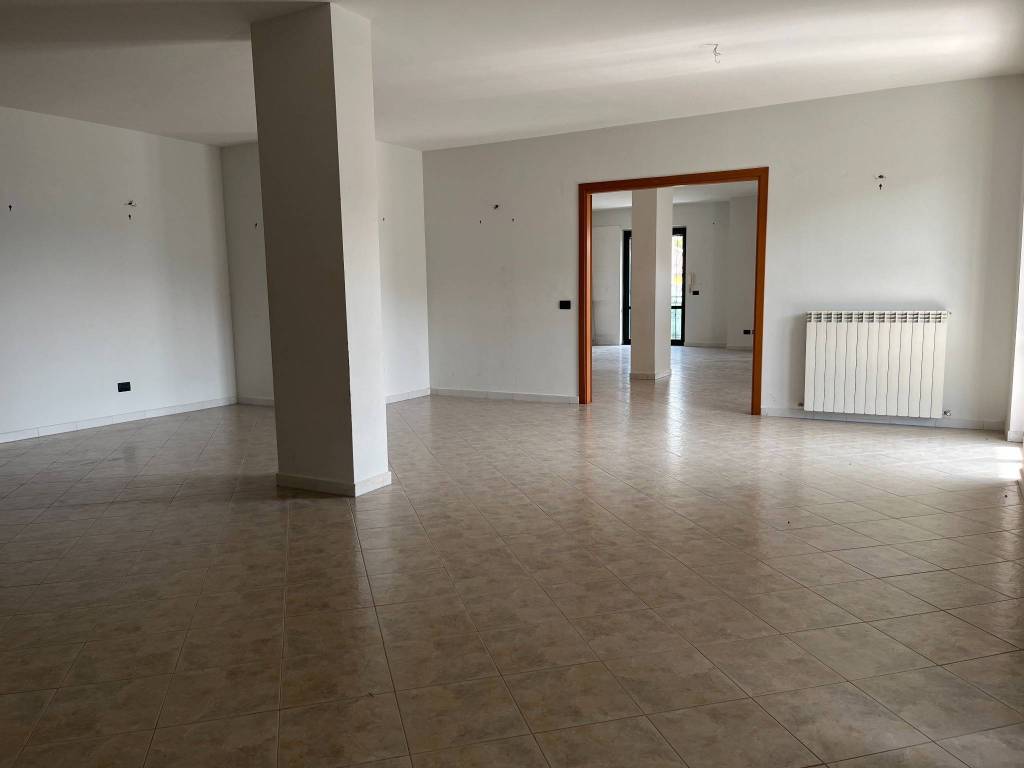 Appartamento a Caserta in Via Maria Gaetana Agnesi - Foto 5