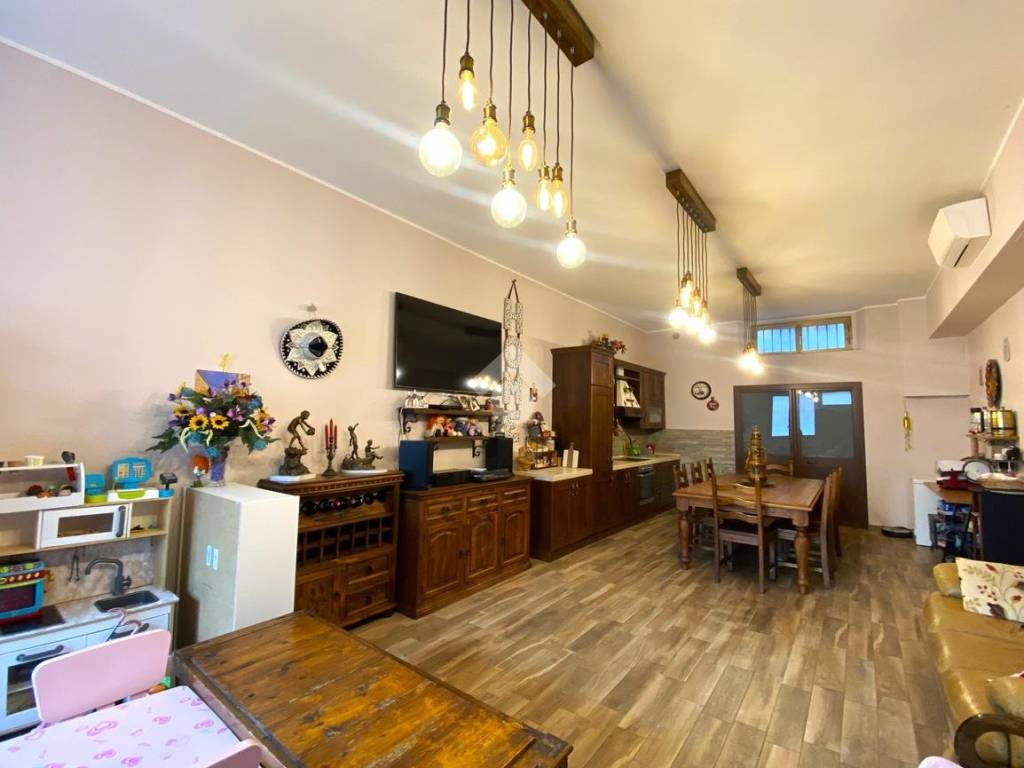 Casa indipendente a Vaiano in Via Val di Bisenzio, 253 - Foto 2