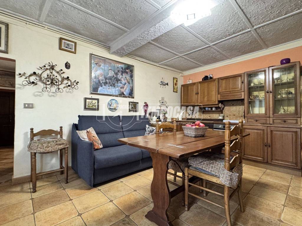 Casa indipendente a Biella in Strada Cantone Binella - Foto 2