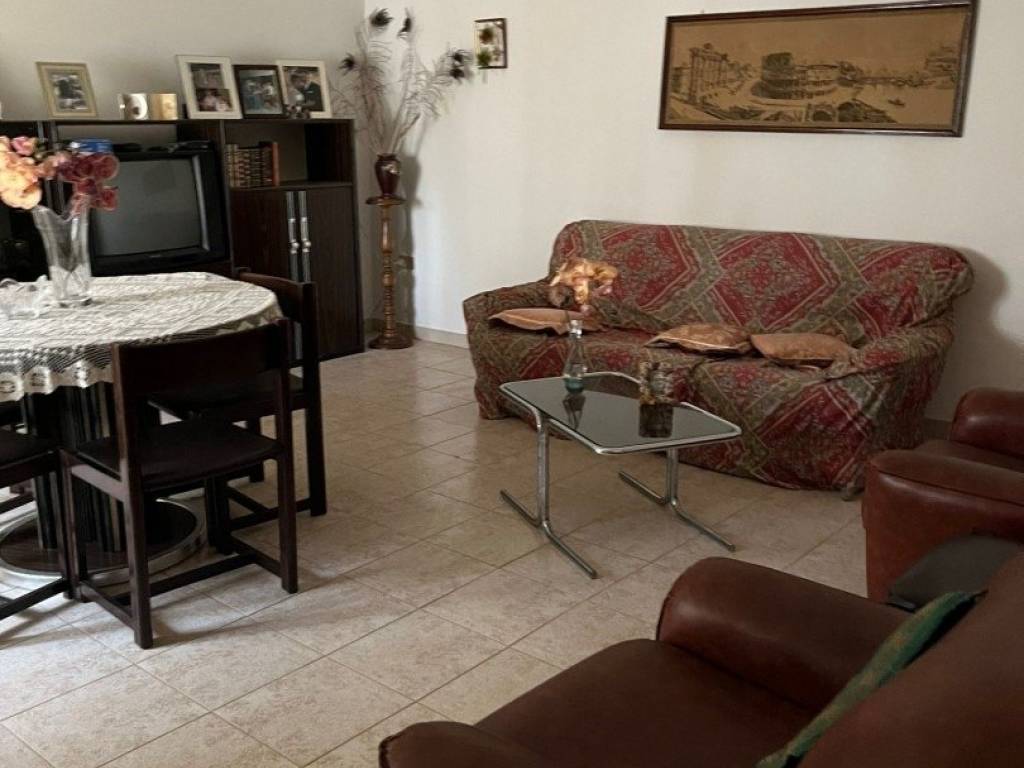 Casa indipendente a Castiglione a casauria in Via Roma - Foto 4