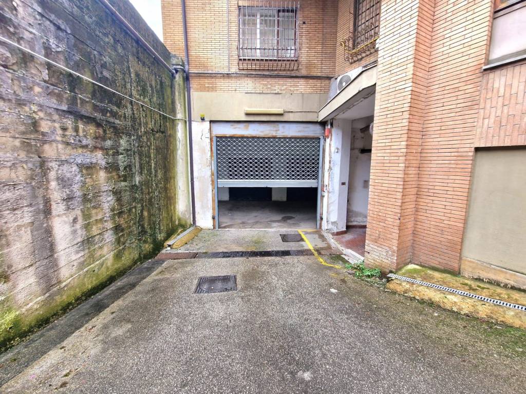 Box / garage a Avellino in Via Cesare Uva - Foto 3