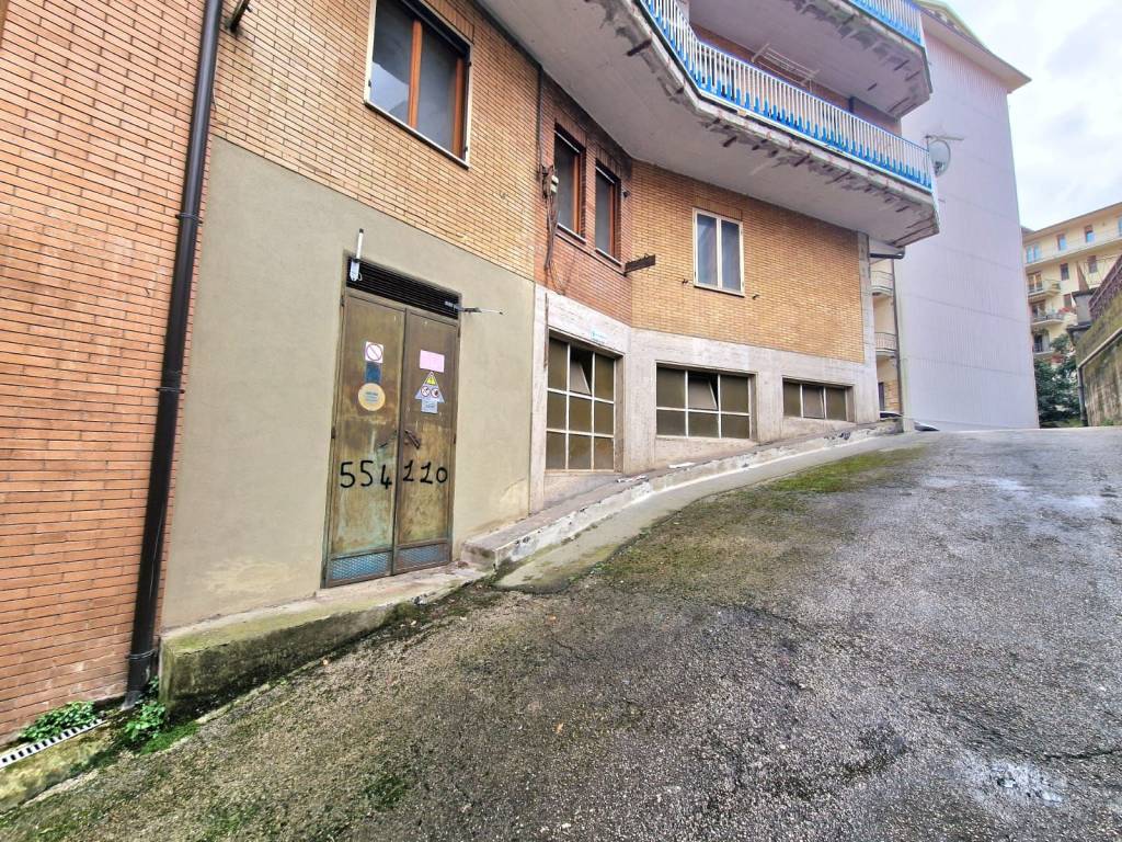 Box / garage a Avellino in Via Cesare Uva - Foto 4