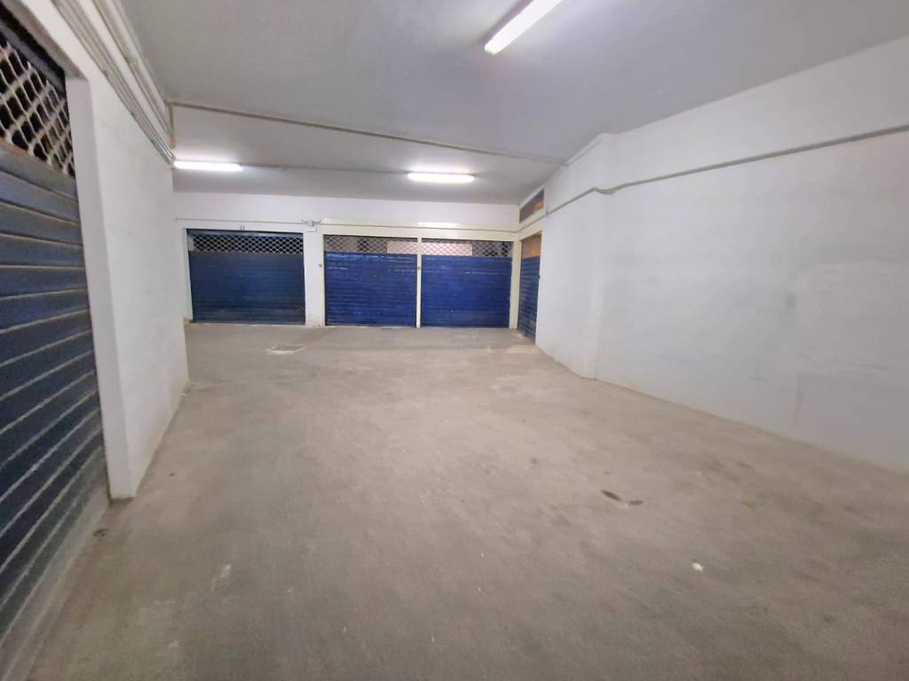 Box / garage a Avellino in Via Cesare Uva - Foto 5