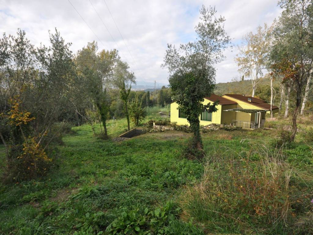 Terreno a Castelnuovo magra in Via Montefrancio, 52 - Foto 3
