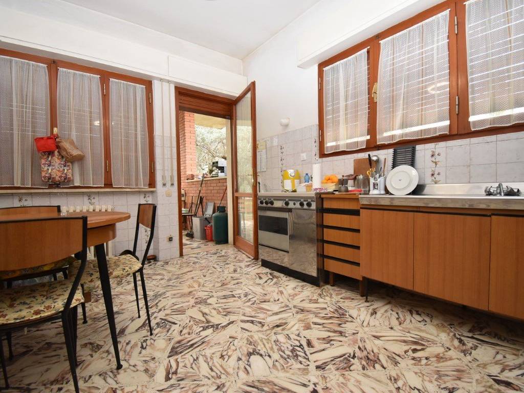 Villa a Seravezza in Via Madonnina dei Pagliai - Foto 2